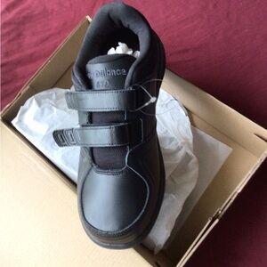 New Balance Black Sneakers